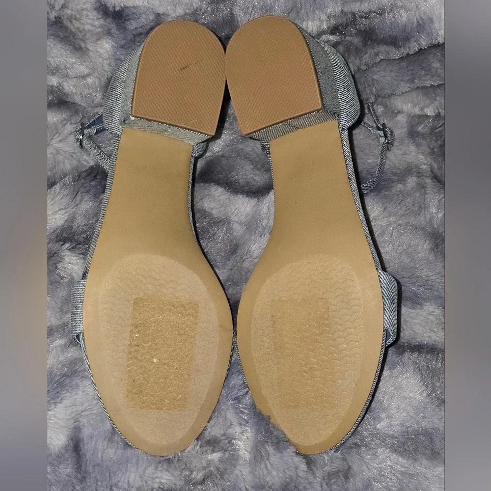 NWOT Steve Madden Womens Irenee‎ Denim Ankle Strap Heeled Sandals Size 6.5